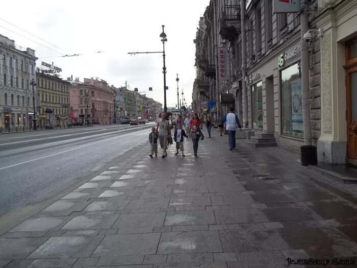 Питер реальная жизнь. Санкт-Петербург обычные улицы. Обычный Питер. Питер без фотошопа. СПБ улочка обычная.