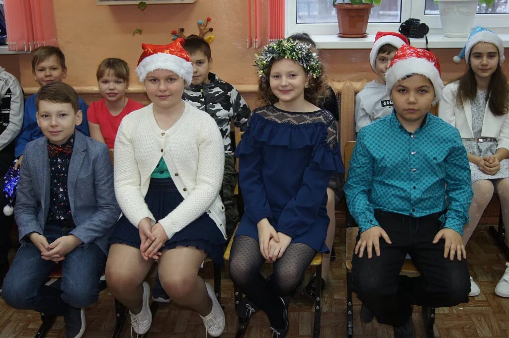 Сценарий нового года для детей 4 класс. Новый год в школе начальные классы. новогодний праздник в школе. новогодний праздник в начальной школе. новогодний праздник в школах для начальной школы 2020 год фото.