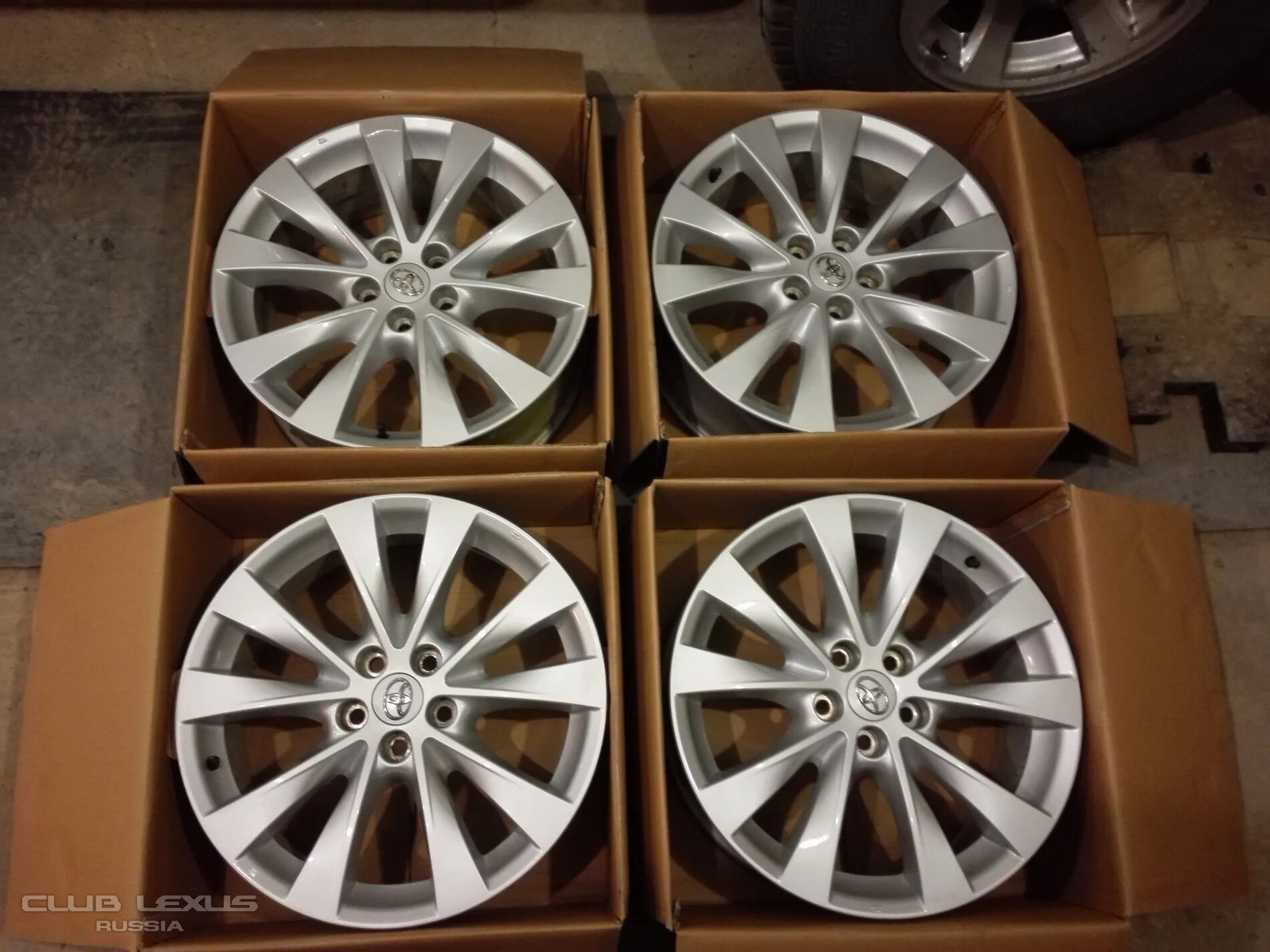 Диски тойота 5 114. Оригинальные диски тойота авенсис r17. 3 r 17. Диски на камри 50 r17. Диски тойота авенсис r17.