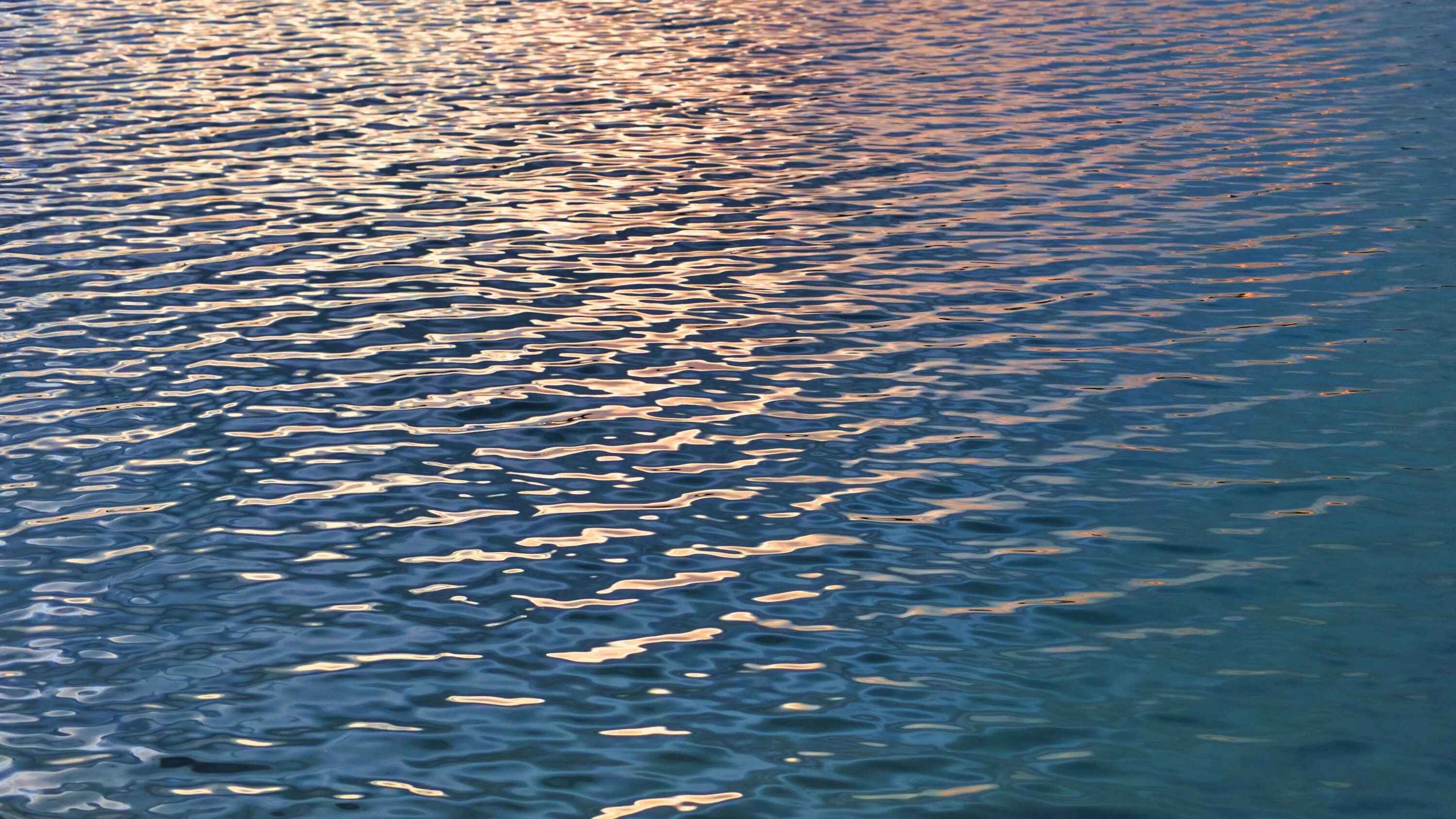 Туманное море. Водная гладь. Океан рябь. Водная гладь заменить управлением. Вода река.