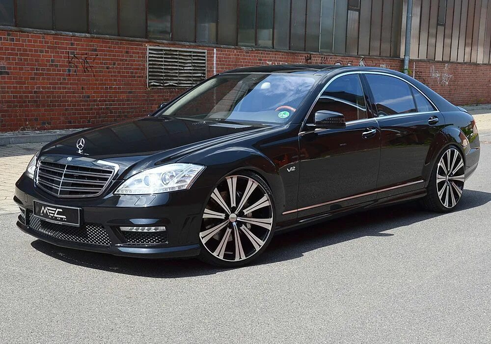 Купить мерседес s600. Мерседес 221 АМГ. Mercedes-Benz s600 w221. Mercedes s600 w221 2008. Мерседес 221 s класс АМГ.