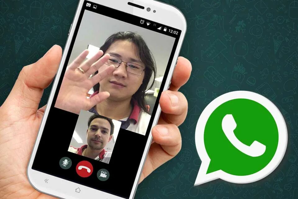 Фото из whatsapp в галерею телефона. Видеозвонок на телефоне. Видеозвонок ватсап. Фото на ватсап. Общение по видеосвязи телефон.