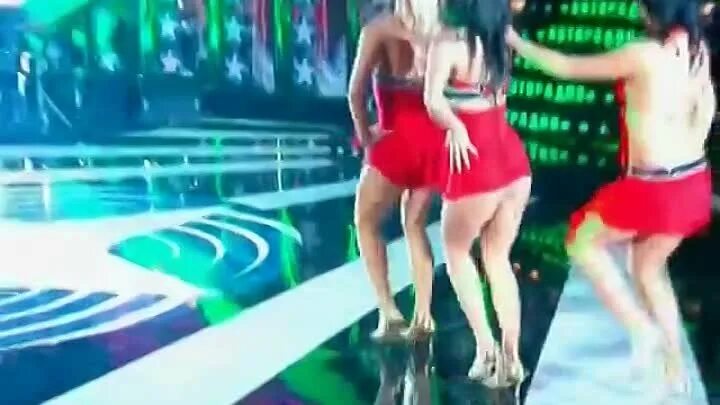 Бонасейра сеньорита. Shawn mendes camila cabello senorita. Сеньорита песня камила кабелло. Mauro buona sera девушка в клипе. Mauro обложки альбомов.