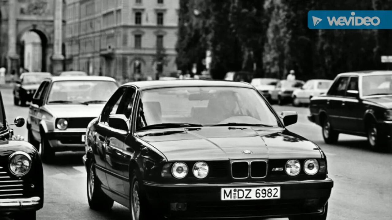 BMW 5 e34 бандитская. БМВ е34 бандитская. БМВ е34 90-е. BMW e34 m5 бандитская. На блатных номерах катит бэха на понтах