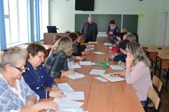 Одноклассники чернь. Чернь Тульская область. Тульская область посёлок чернь Чернская школа Росинка. Чернь Тульская область директор школы. Директор Федоровской школы Чернского района Тульской области.