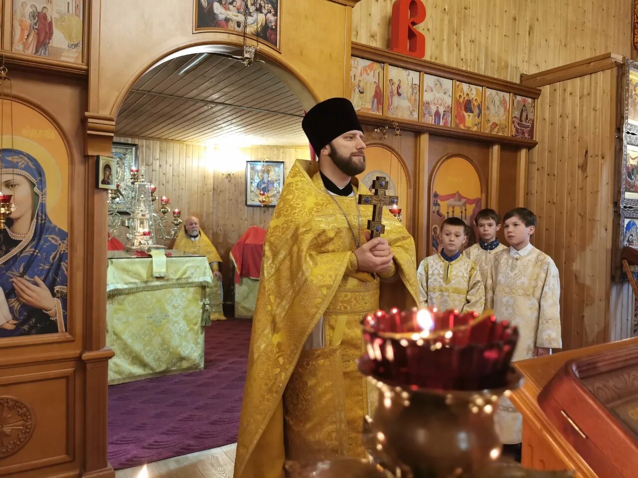 освещение храма сретения в рязани. храм сретения рязань расписание. церковь на московском рязань сретение господне. храм сретения господня рязань внутри новый храм. храм в честь сретения господня г ульяновска.