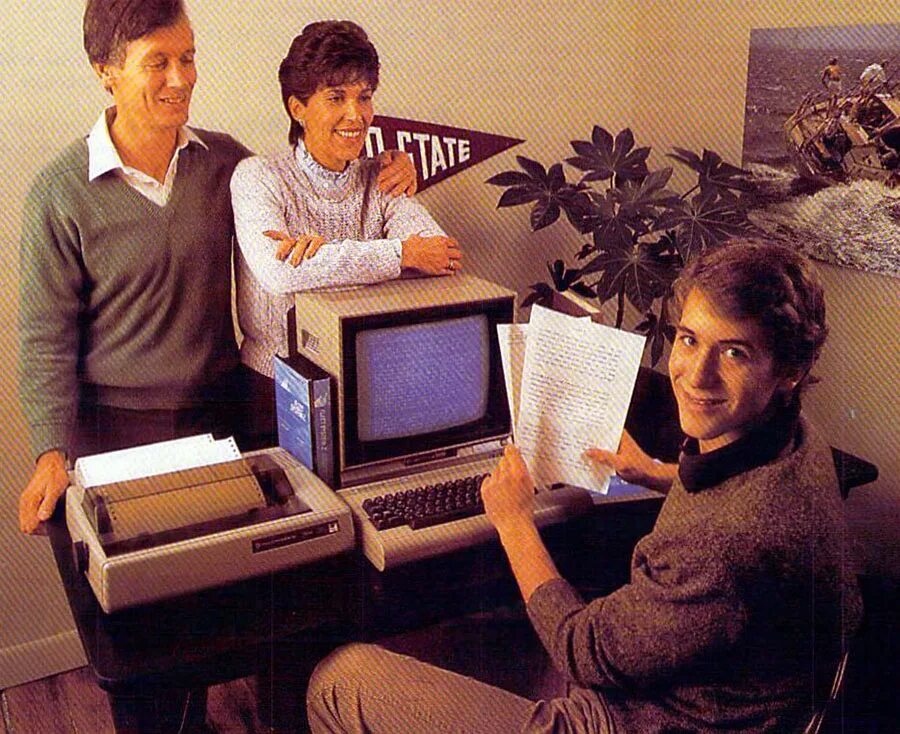 Компьютеры 90 х годов. Компьютеры 80-х. Компьютеры 70-80 годов. Компьютер 1980 года. Компьютер 90е.