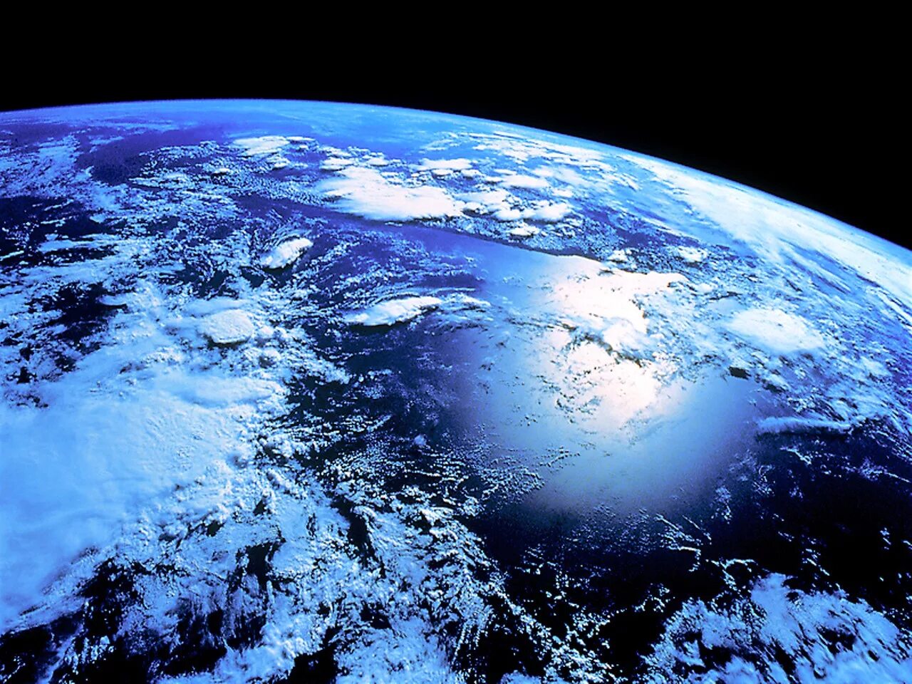 Земли под новым названием. Земля из космоса. Вид земли из космоса. О земле и космосе. Снимок земли из космоса.