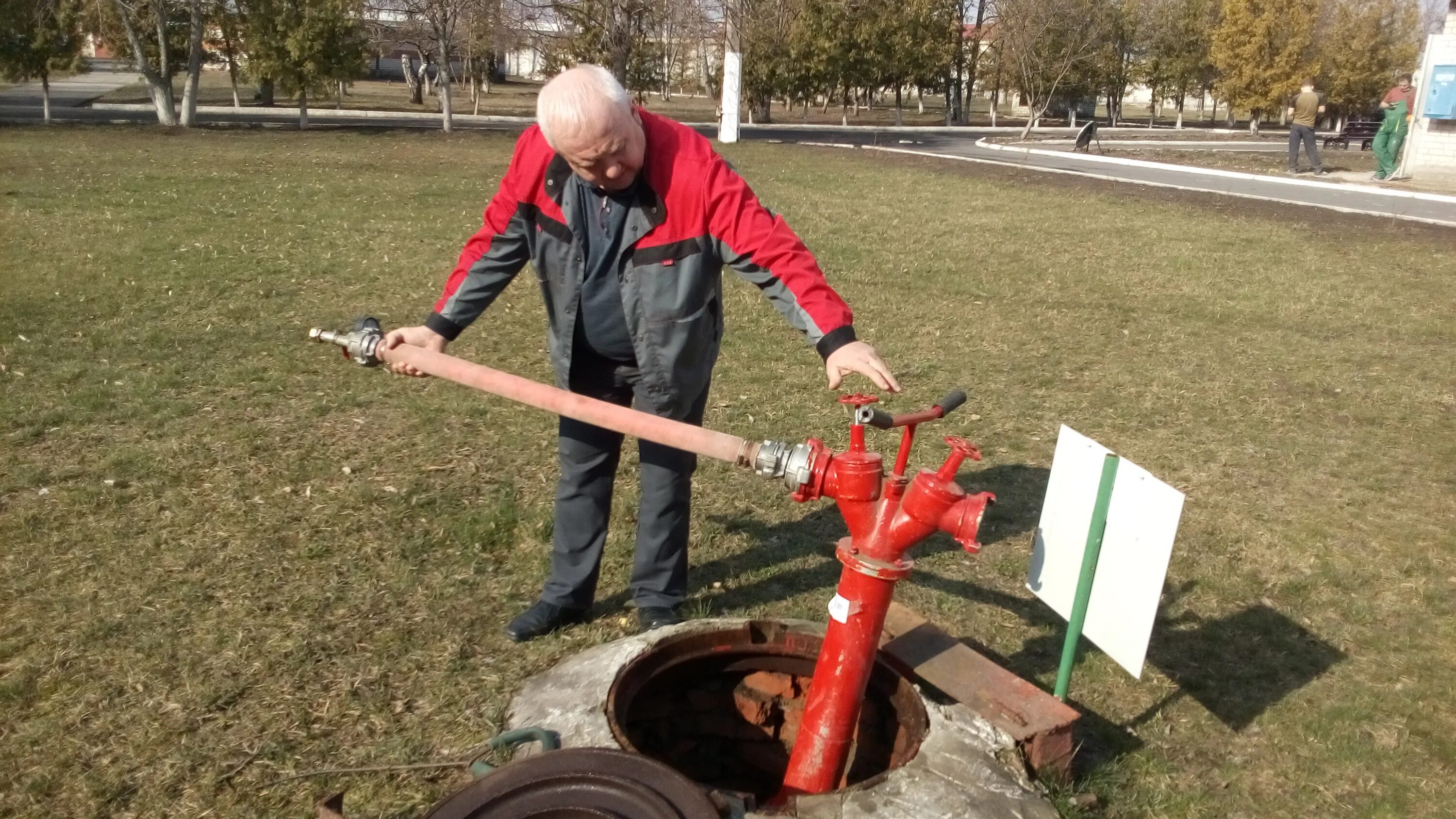 Пожарный гидрант. Противопожарное водоснабжение. Прибор для испытания пожарного гидранта. Источники противопожарного водоснабжения.