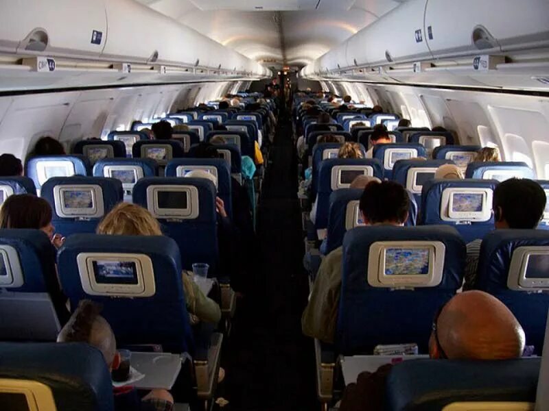 Схема самолета боинг 757-200. Боинг 757-200 azur air. Салон боинг 757 азур эйр. 757-200 azur air салон. Салон боинг 757 азур эйр.