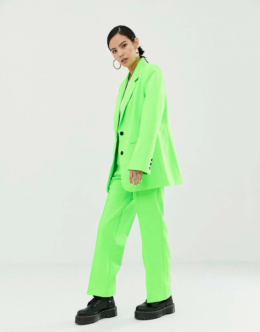 Синий костюм lime. Брючный костюм палаццо. Lime брючный костюм. Костюм lime бежевый. Брючный костюм с лампасами женский.