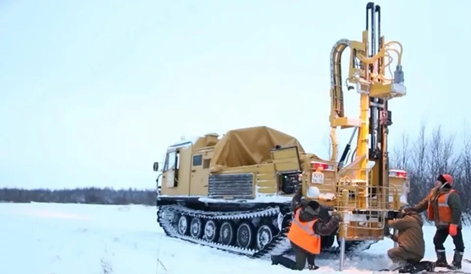 ТМ 130 С буровой установкой снегоболотоход. ТМ-140 вездеход. Снегоболотоход ТМ-140. ЧЕТРА вездеход. Буровая 140