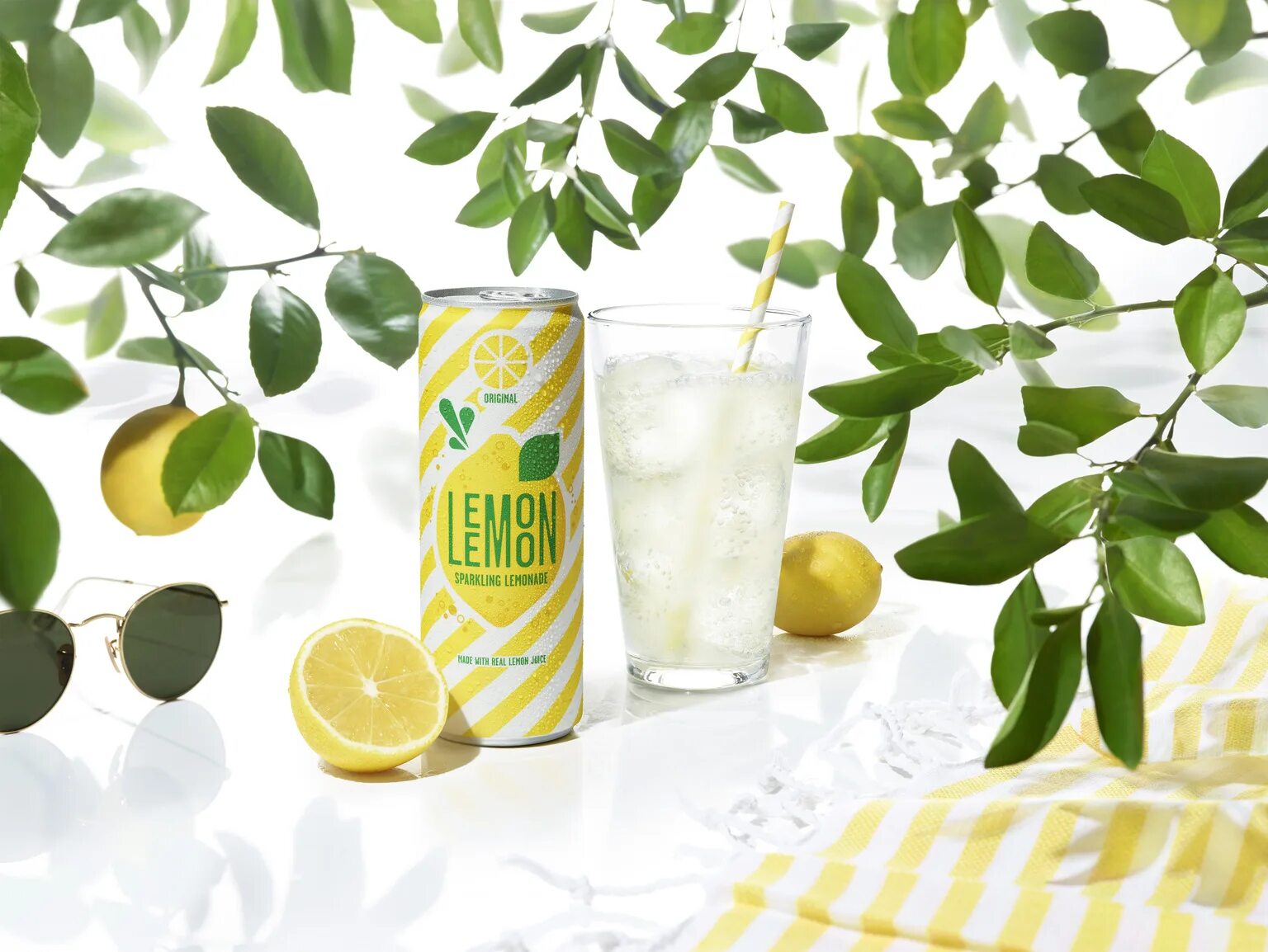 Новый напиток лета. 7ап лимон. Лимонный Севен ап. Лимонад Lemon. Lemon Lemon напиток.