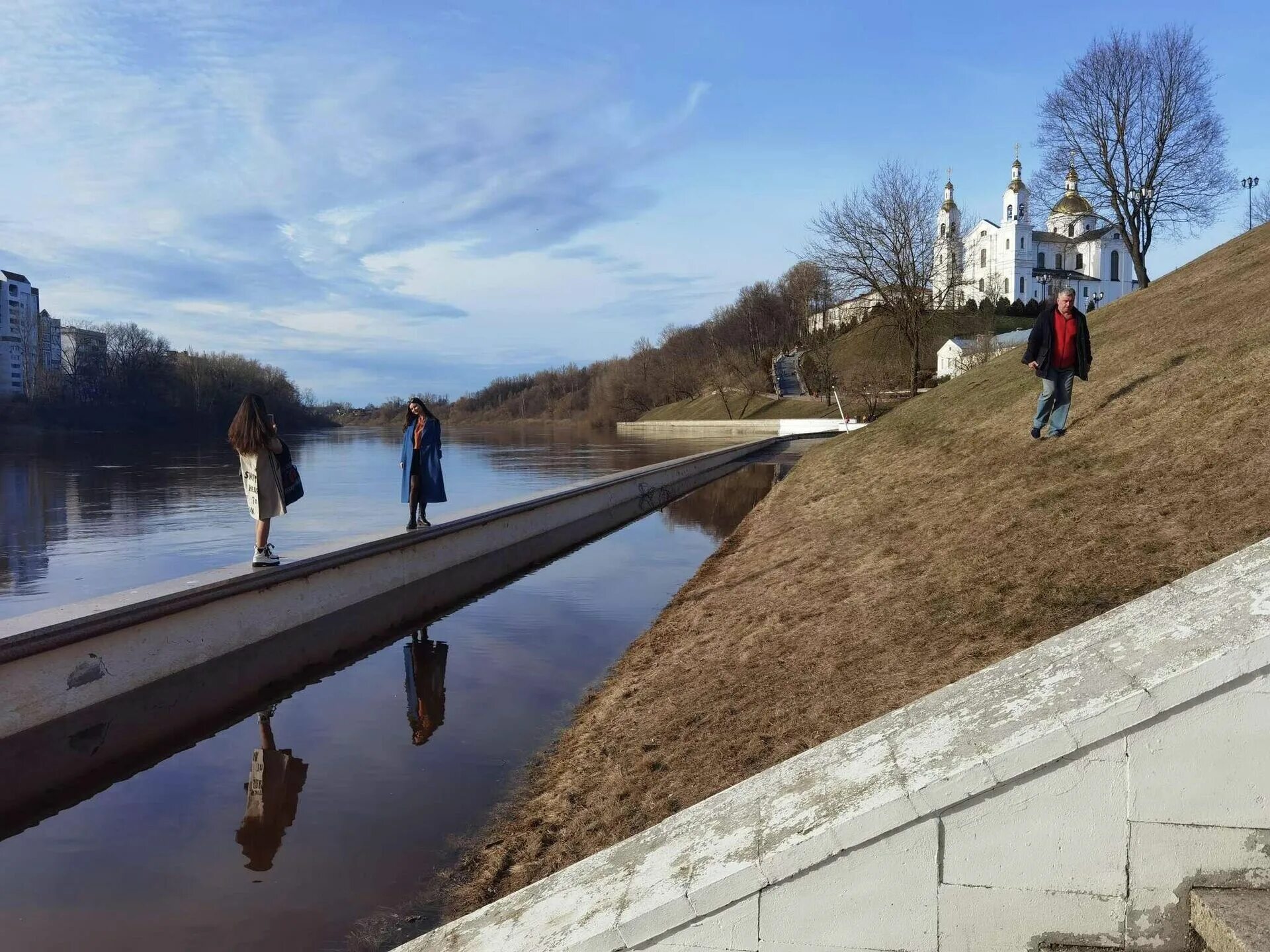 Паводок 2024 беларусь. Витебск набережная. Потоп Витебск. Набережная Витебска потоп 2023. Затоп набережной Гомель.