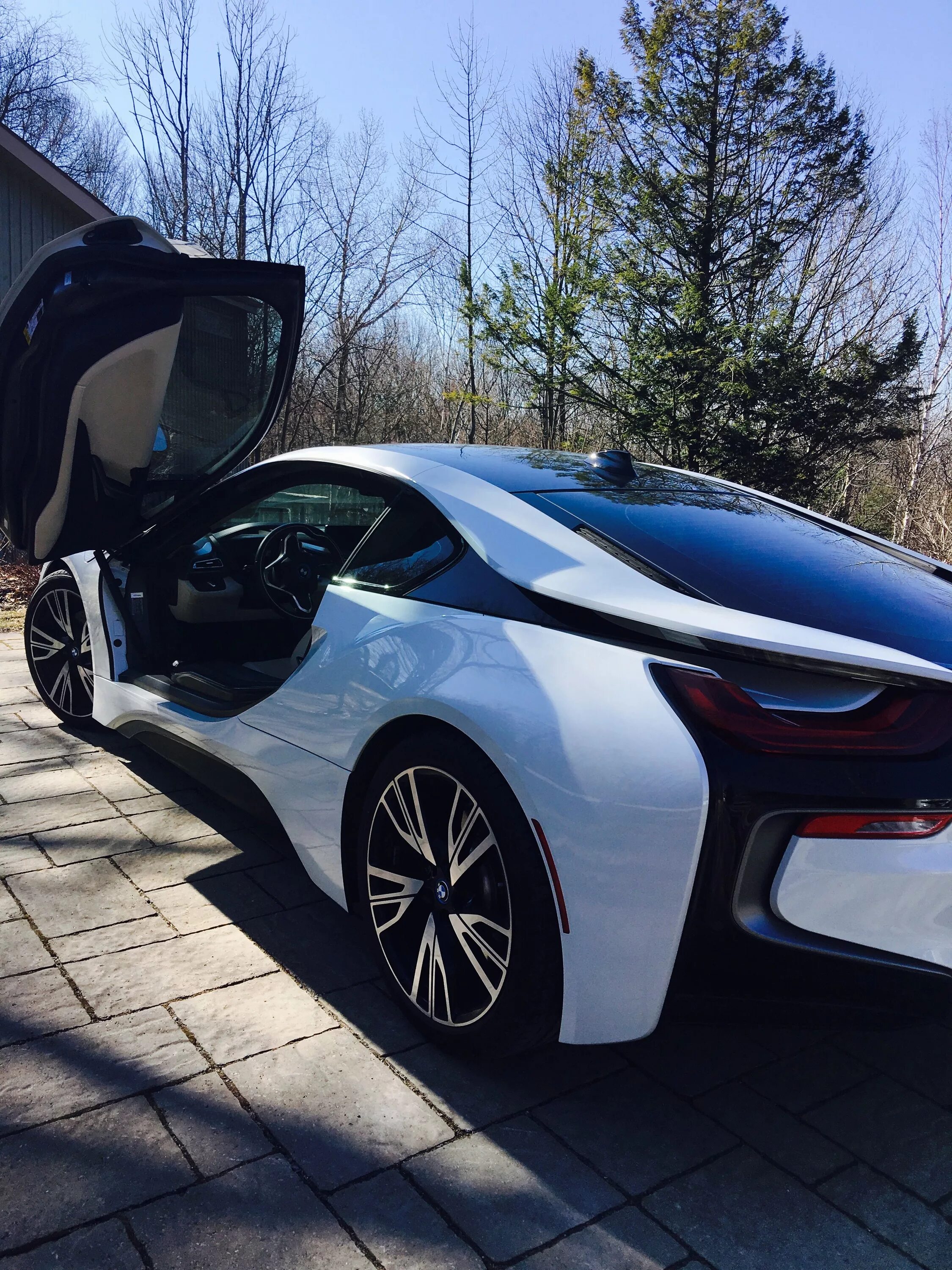 Б в ай 8. BMW i8. BMW спорткар i8. BMW i8 2022. БМВ i8 2021.