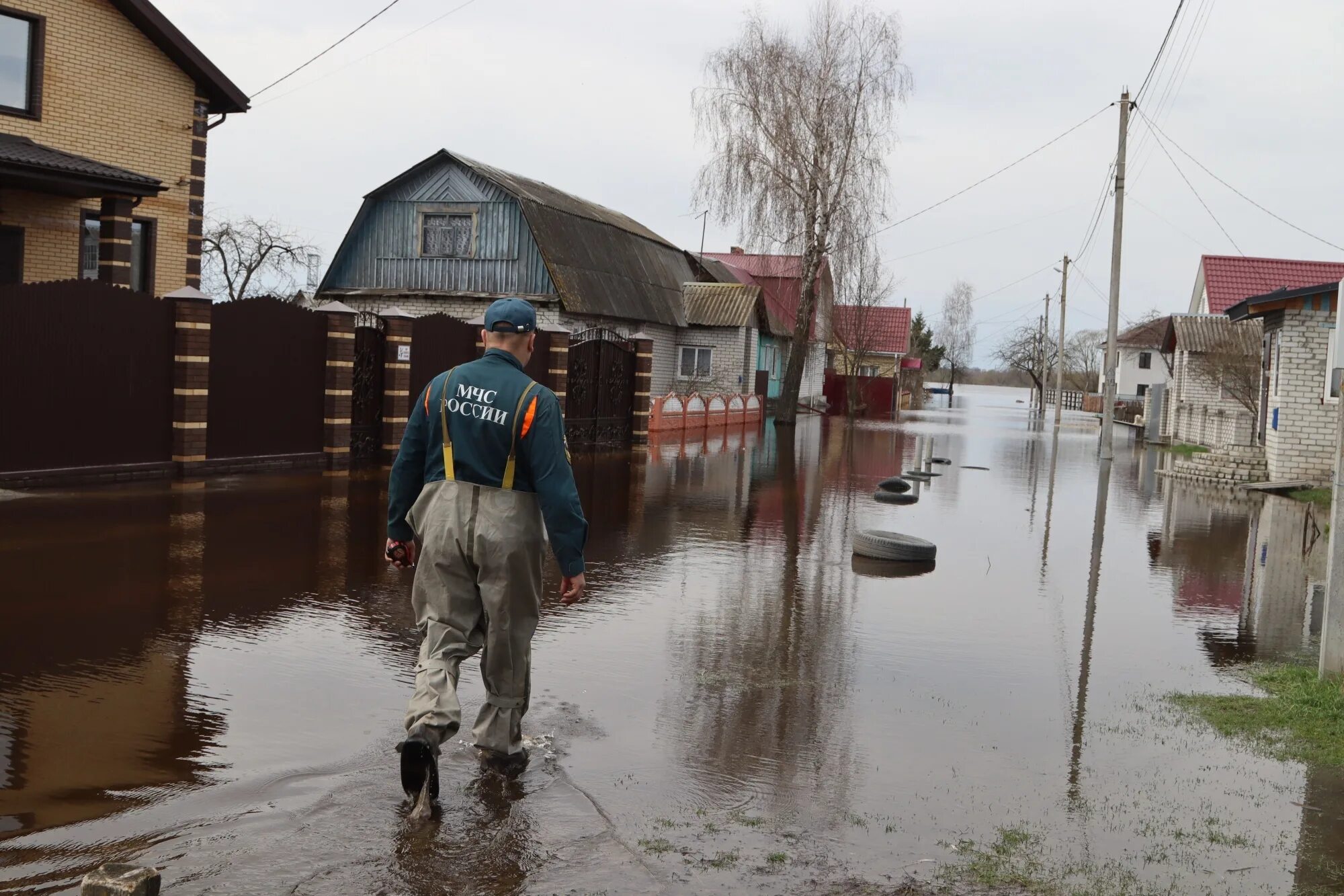 Половодье затопило дом Брянская область. Брянск паводок. Весенний паводок. Наводнение в городе. Паводковая ситуация в брянске сегодня