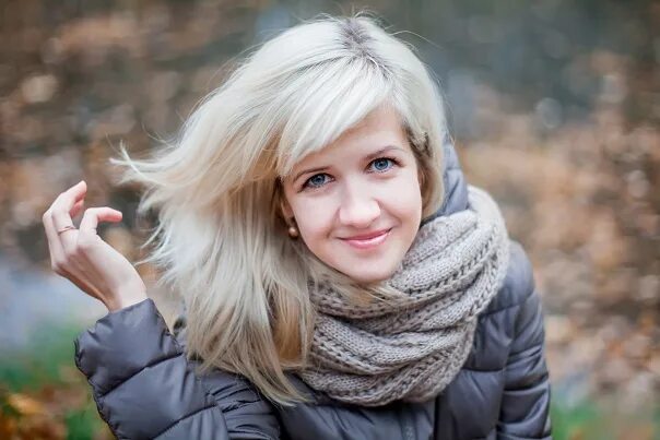 Ирина Петрова (ведущая "ИЗВЕСТИЯ") похожа на Марию Захарову :: Забавные сходства
