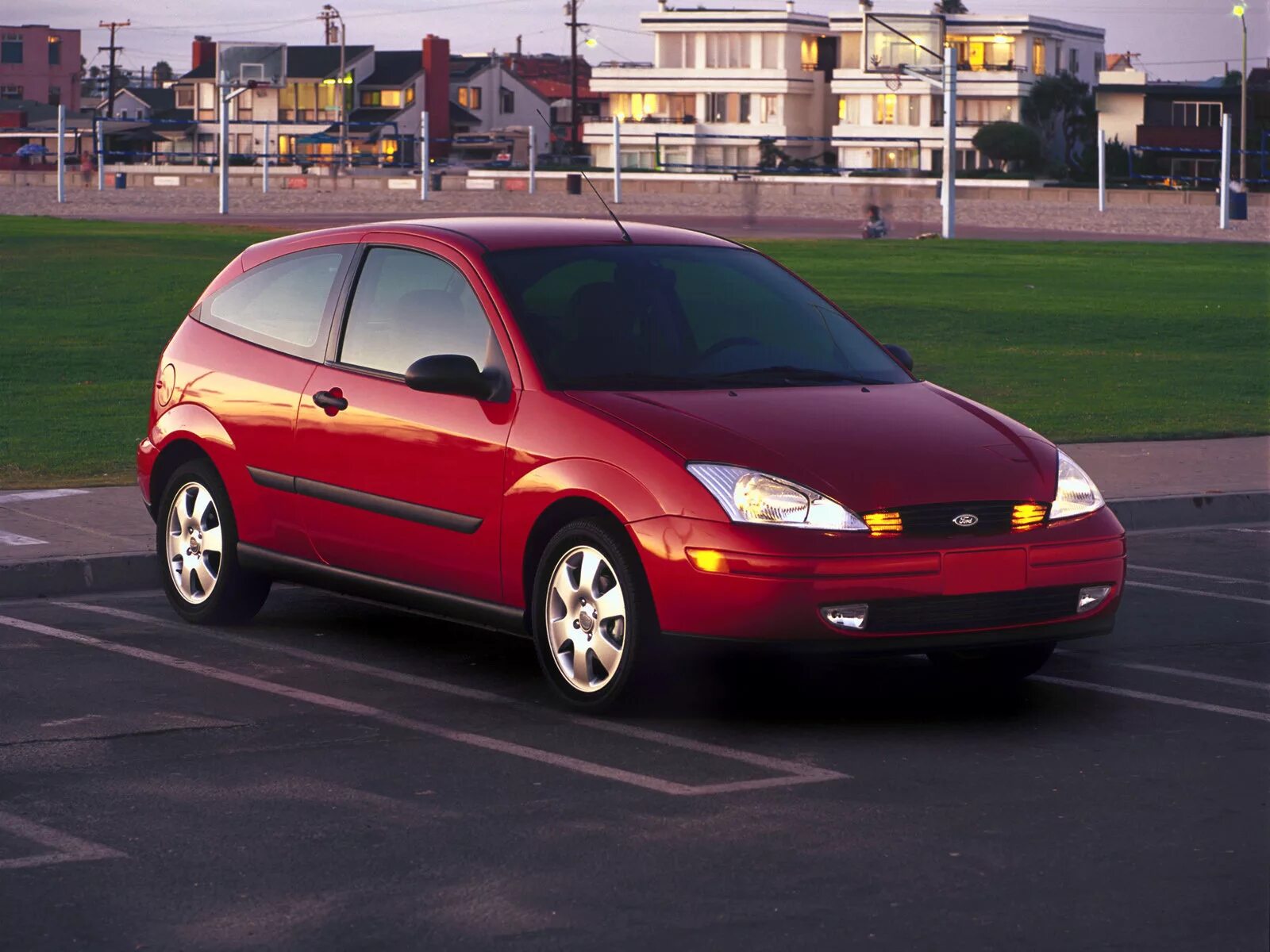 Форд первого поколения. Ford Focus zx3. Ford Focus 1. Ford Focus 1 хэтчбек. Ford Focus 1999.