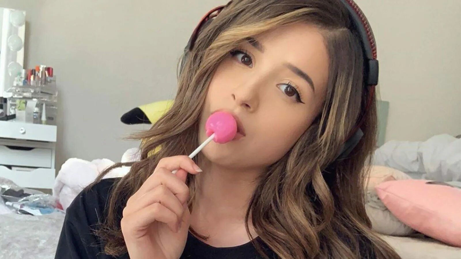 Иман Pokimane анис. Стримерша Pokimane. Стримерша Иман Pokimane. Poki стримерша. Deepfake стримерш