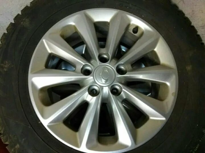 Литой диск саньенг. Литой диск саньенг. Оригинальные диски ssangyong actyon new r 18. Диски ssangyong actyon r18. Диски на ssangyong kyron r16 ковка.