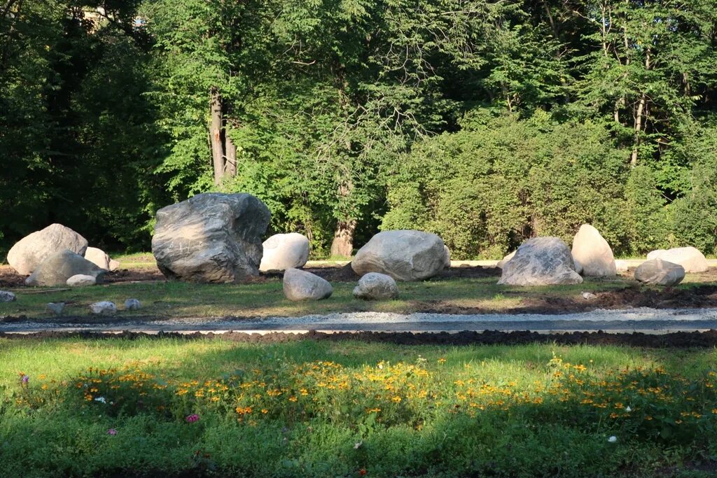 Stone park. Парк ямка Петрозаводск. Сад камней Петрозаводск. Сад камней в Карелии в Пуйккола. Парк камней в Пуйккола.