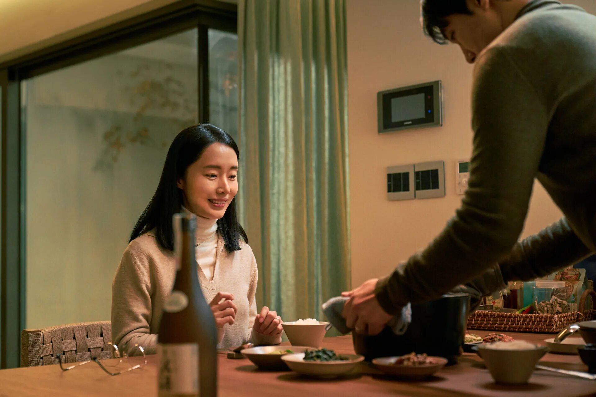 триллеры корея 2022. ведьма фильм 2022 корея. режиссёр хан ын ён. эксперимент «ведьма» фильм 2022. триллеры корея 2022.