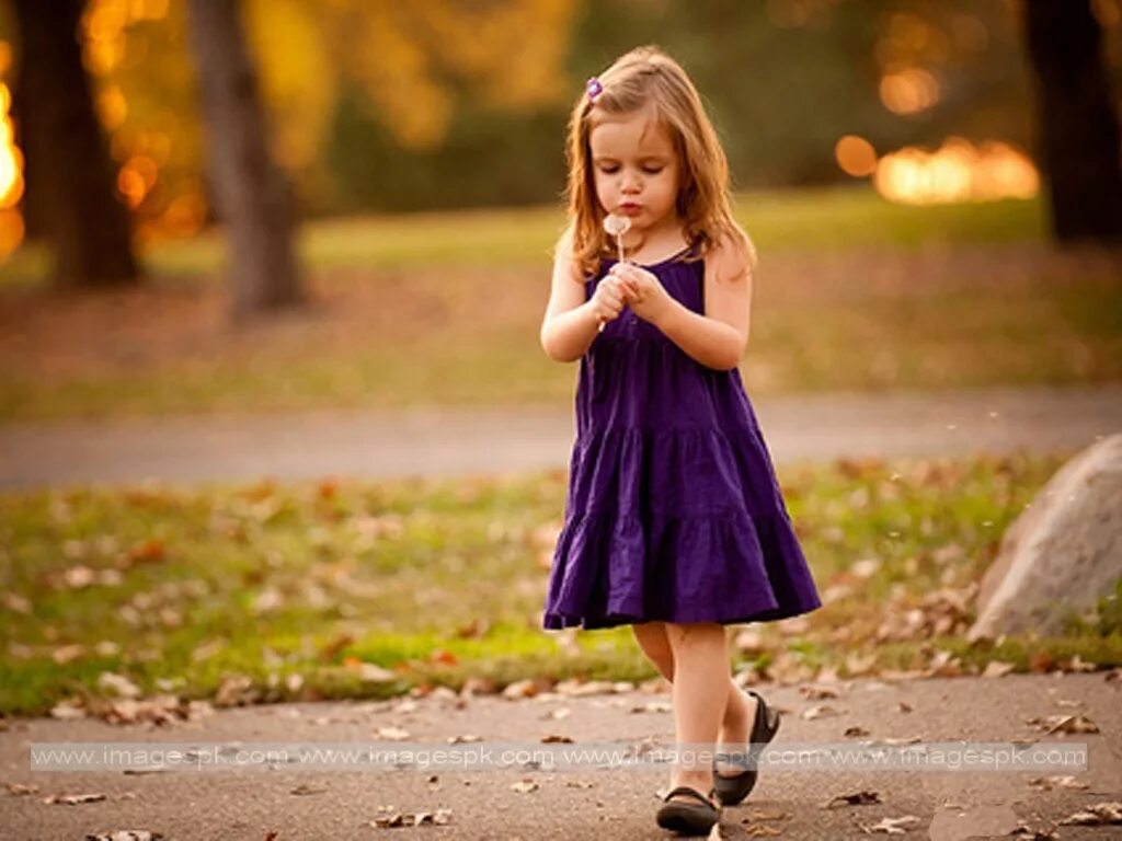 Little girls текст. Мелкая / little. Т.litl girl. Girl in Purple Dress. Mylittlegi.