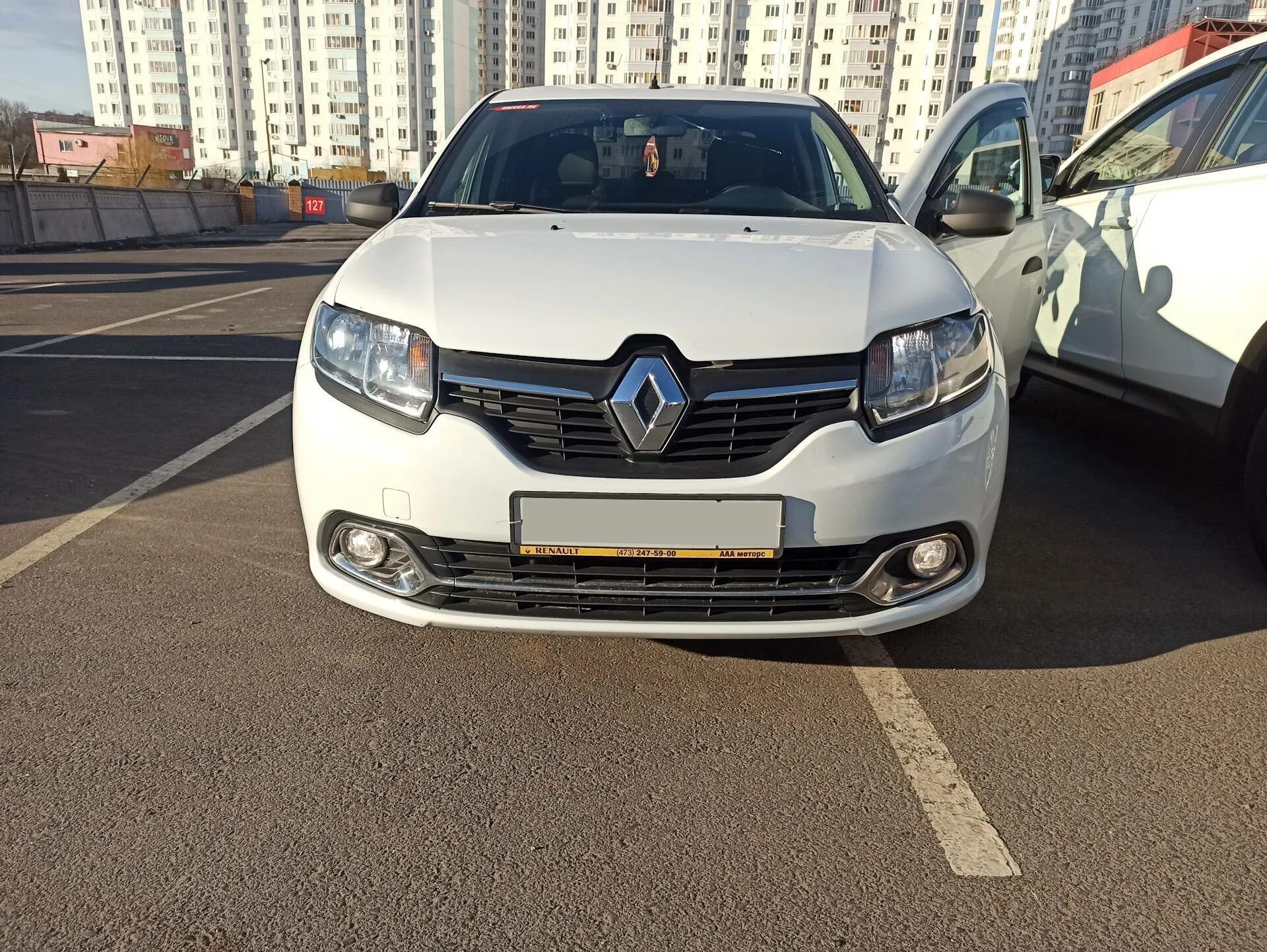 Лед лампы логан 2. Dacia logan 2019. Лампочка ближнего света renault logan 1. Лампа ближнего света логан 2011. Renault logan лифтбек.