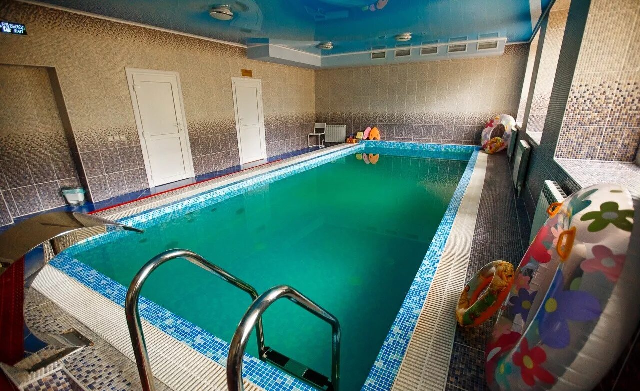 Бассейн на час. Бассейн в левково пушкинского района. Бассейн на час. Баки урманче 10 сауна казань. Бассейн олимп ивантеевка.