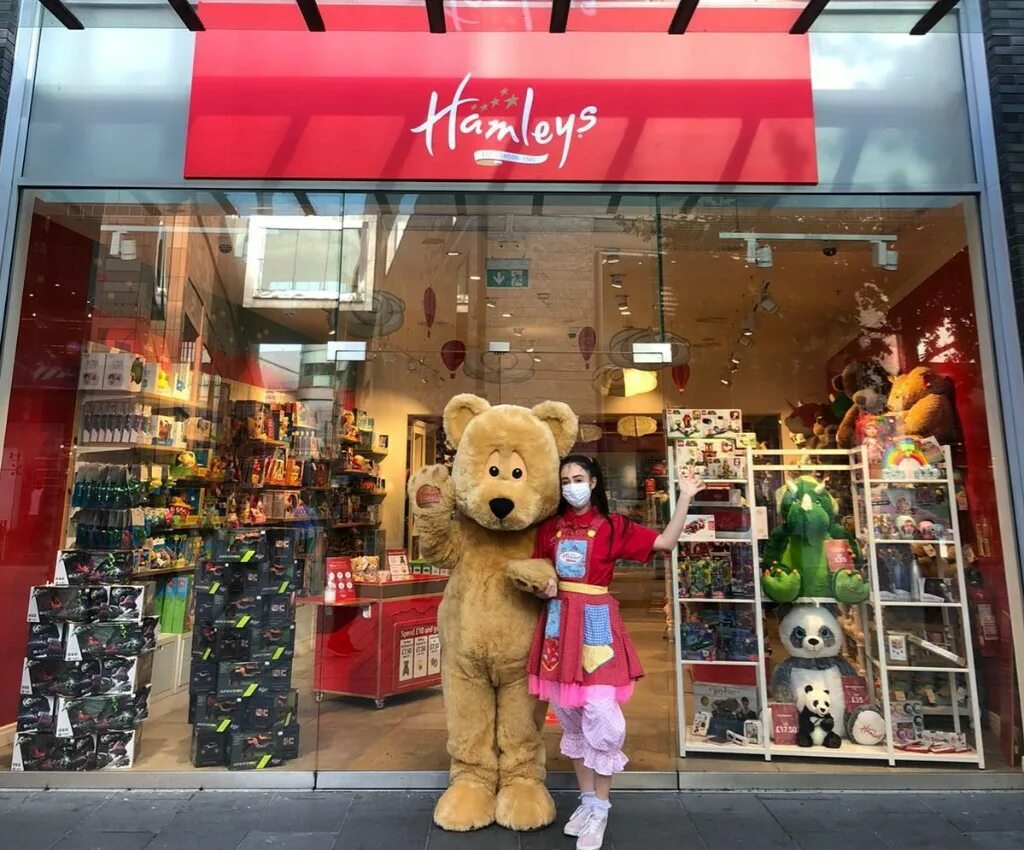 Магазин игрушек hamleys лубянка. Hamleys золотой вавилон. Сундучок дункана магазин игрушек в нью-йорке. Хэмлис. Hamleys в лондоне.