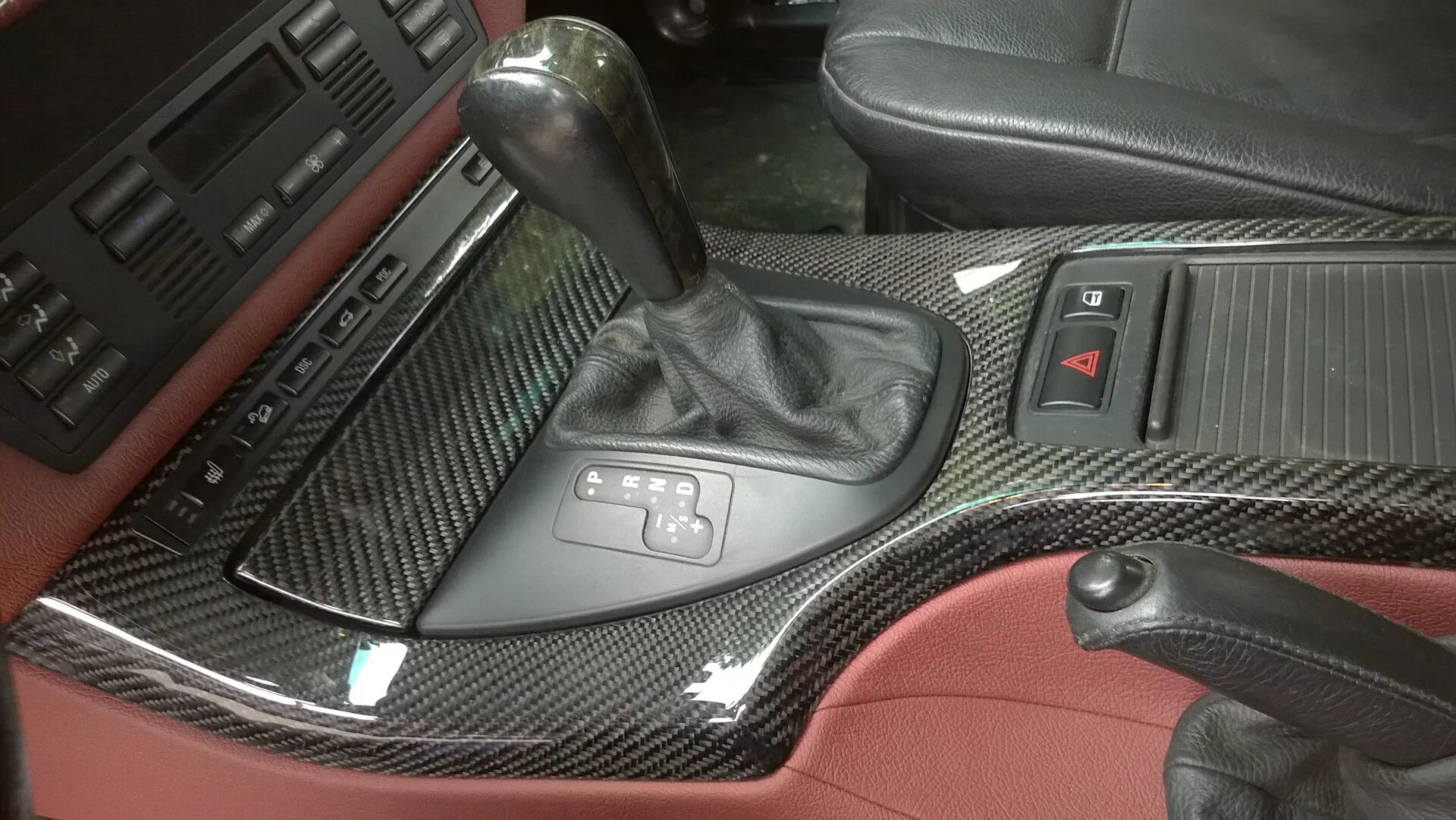 Е карбон. Bmw e39 карбон в салоне. бмв х5 е53 карбон салон. e53 bmw салон карбон. карбон на бмв е39.