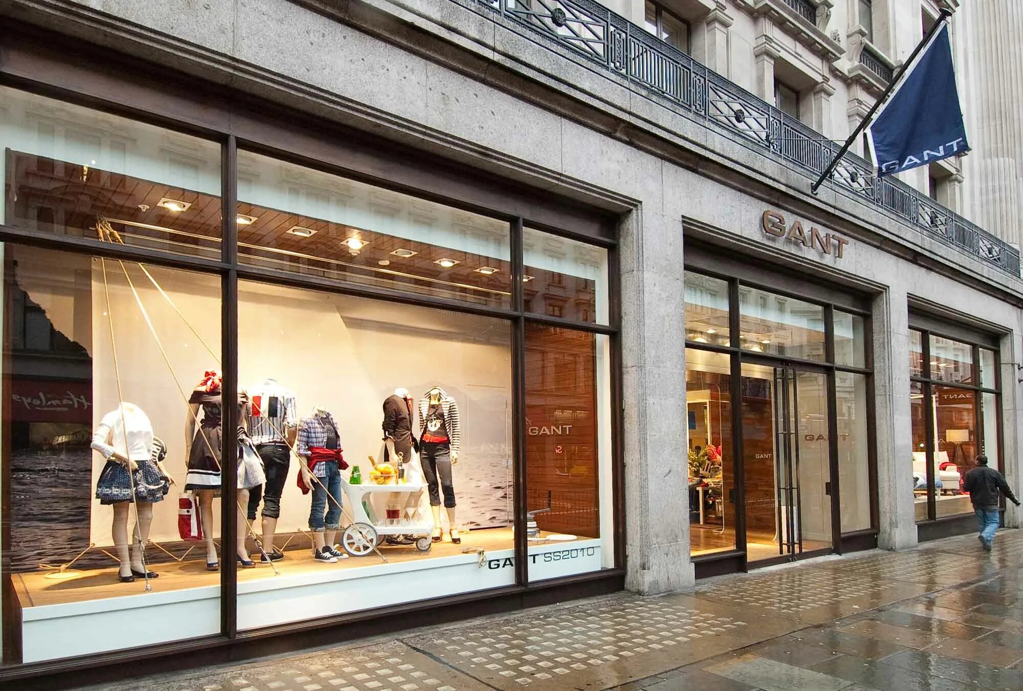 Gant магазины в москве. Gant тбилиси. Магазин перчаток интерьер. Cant магазин. Магазин гант пермь.
