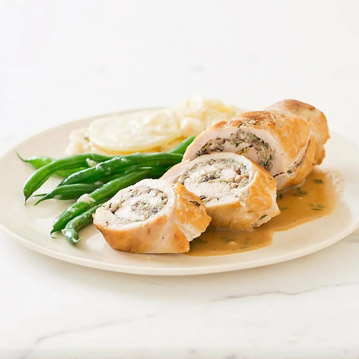 Куриные грудки с сыром в соусе