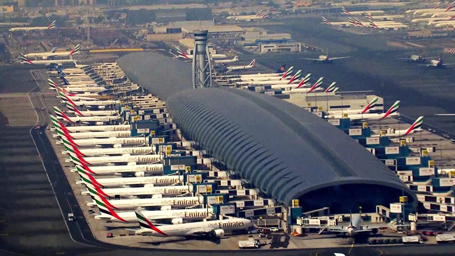 Арабские эмираты аэропорт дубая. Аэропорт Дубай DXB. Аэропорт Дубай 2022. ДХБ аэропорт Дубай. Международный Дубай (DXB).