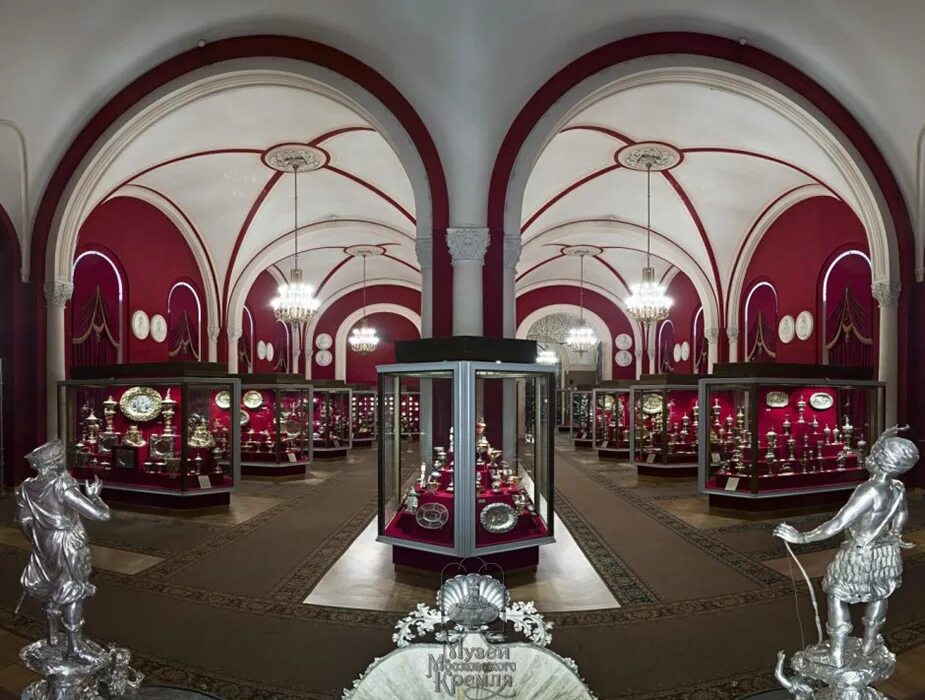 сокровищница кремля оружейная палата. музеи кремля оружейная палата. фото оружейной палаты московского кремля. оружейная палата кремля внешний вид. музеи кремля оружейная палата.