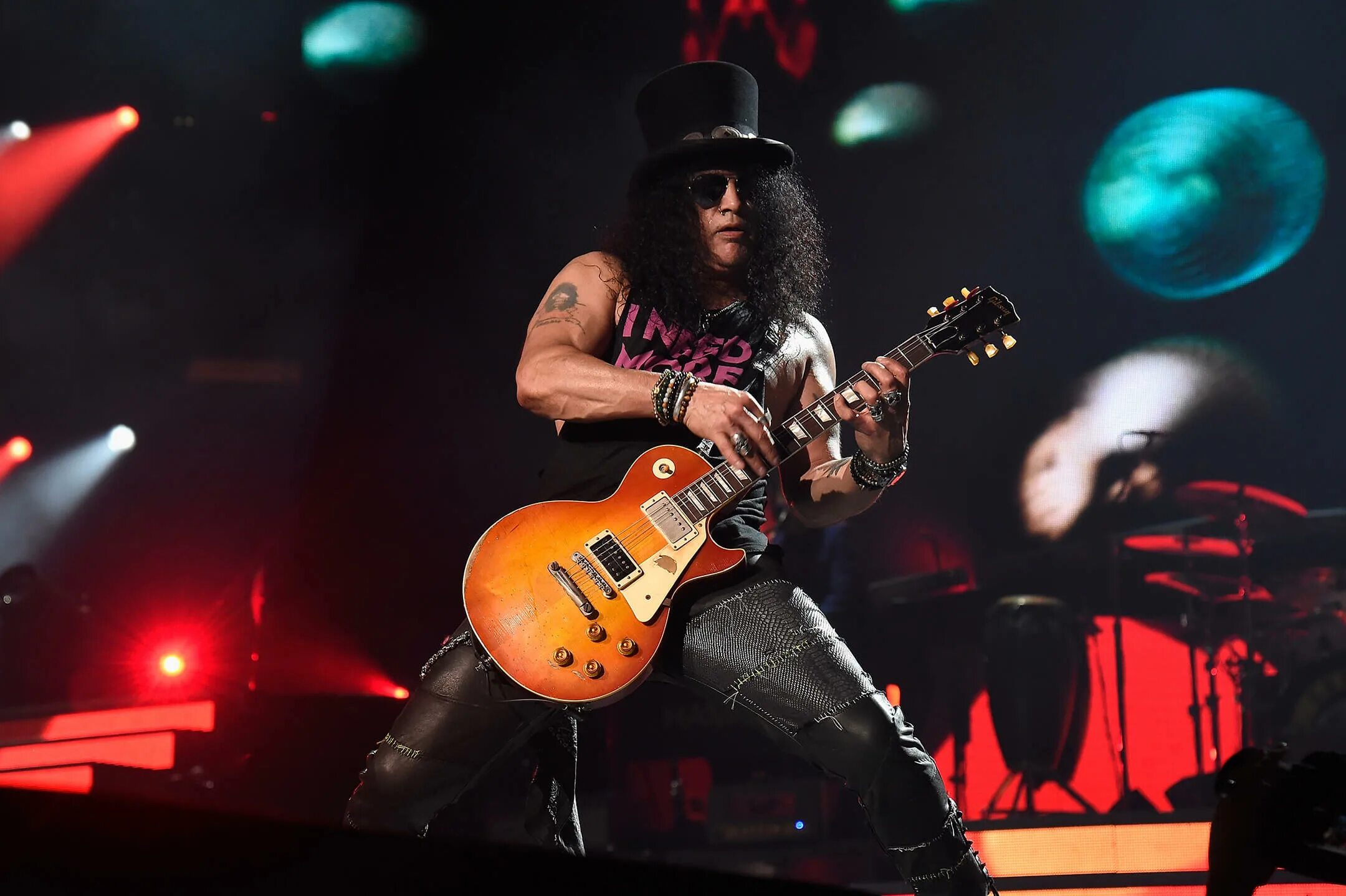 Слэш гитарист Guns n Roses. Slash гитарист Guns n Roses. Слэш Ганзен роузес. Слэш Guns n Roses.