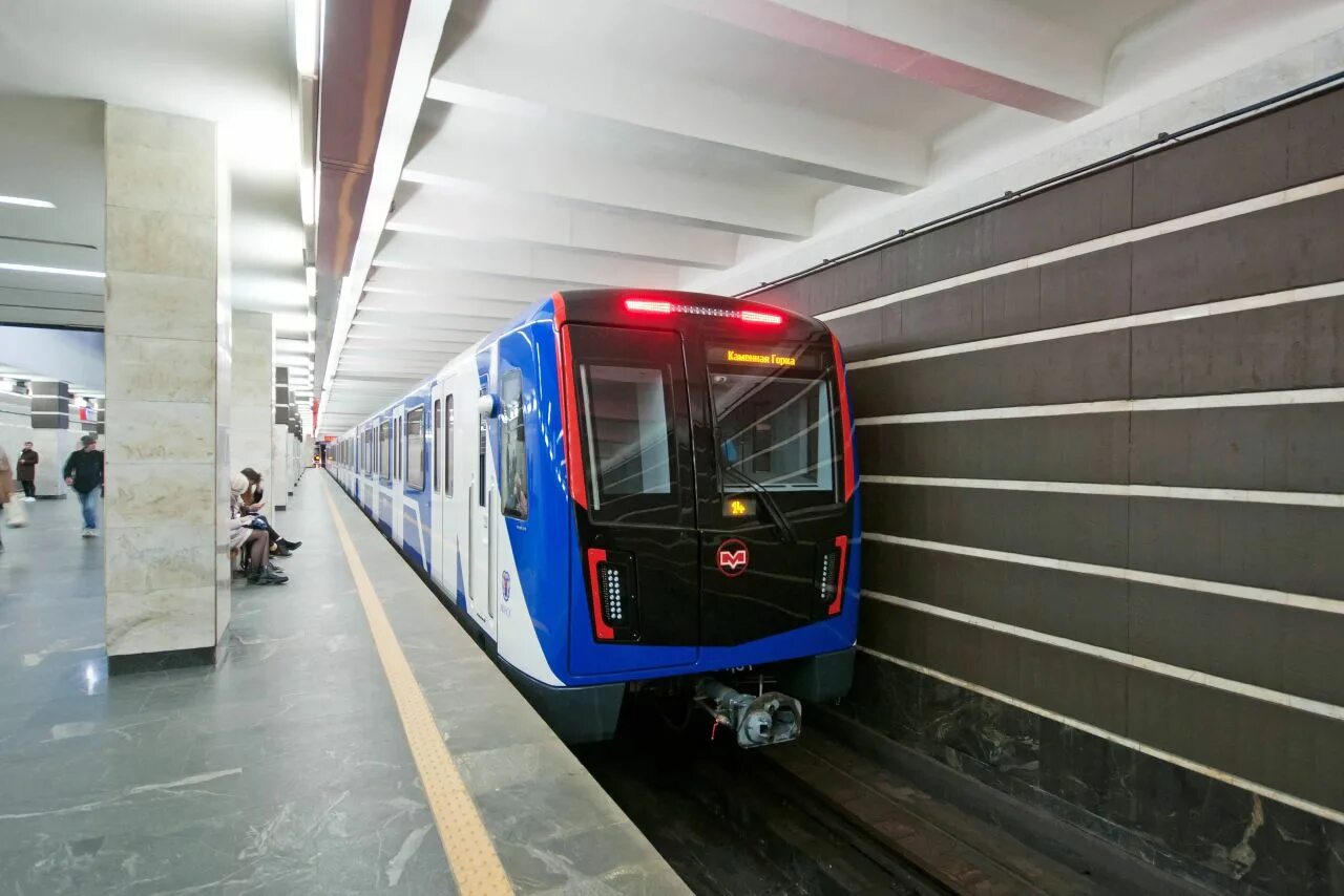 81-717. 81-717. Метро вагон стадлер минск. Минский 81-717. Штадлер м110 кабина.