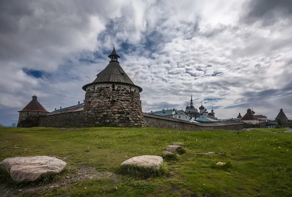 Соловецкие острова святыни. Соловецкий монастырь Соловецкий. Соловецкий монастырь Соловецкие острова. Соловецкий архипелаг, монастырь (Архангельск). Город Кемь Соловецкие острова.