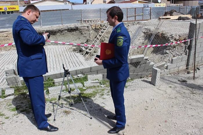 Государственный земельный надзор росреестр. Земельный инспектор. Росреестр инспектор государственного земельного контроля. Земельный контроль. Муниципальный земельный контроль фото.