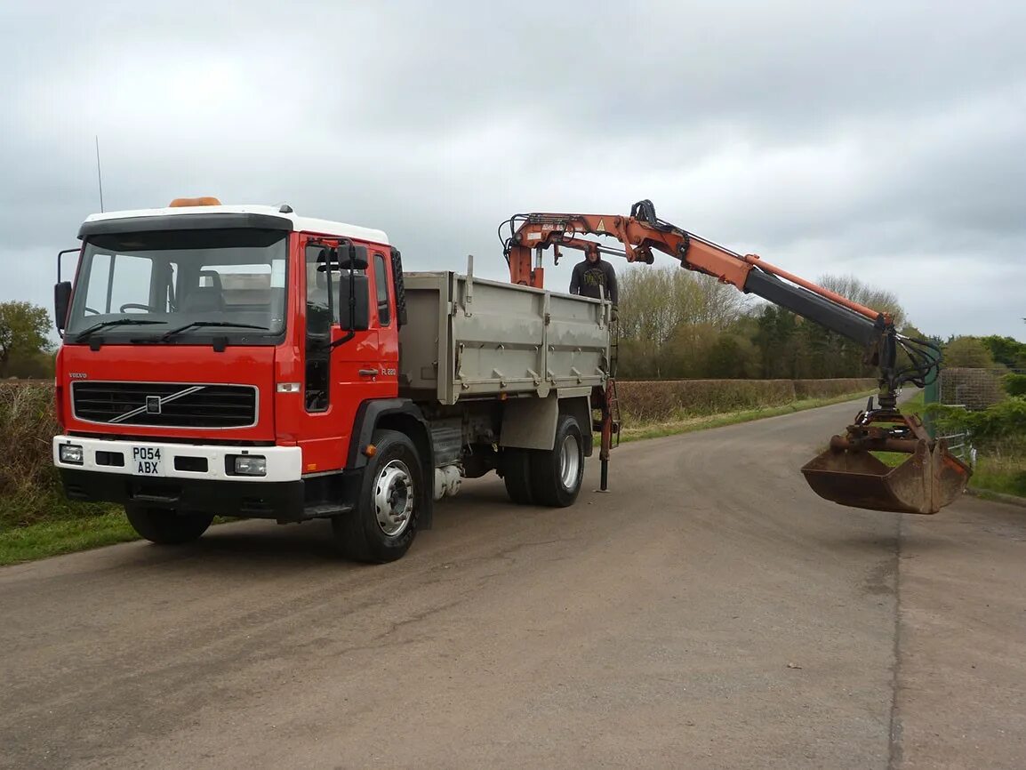 Манипулятор 4. Volvo FL 220. Volvo fl6 манипулятор. Вольво фл манипулятор. Volvo fl240 с КМУ.