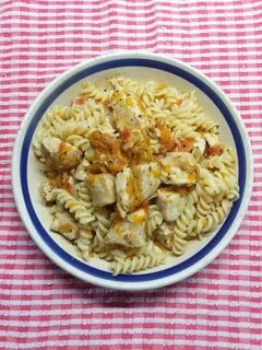 Курица с макаронами в мультиварке
