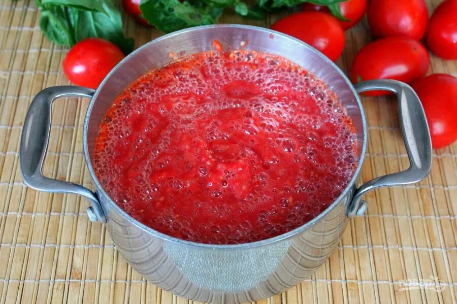 Заправка помидор на зиму рецепты. Заготовки из помидор. Заправка из томатов. Заправка из помидор и перца на зиму. Заправка из помидор на зиму для супов.