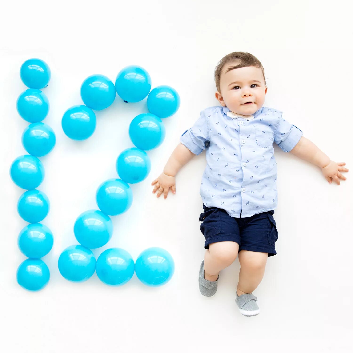 идеи для фотосессии с цифрами ребенку. 6 месяцев фотосессия. фотосессия новорожденных. этапы развития новорожденного по месяцам. фотосессия ребенка по месяцам.