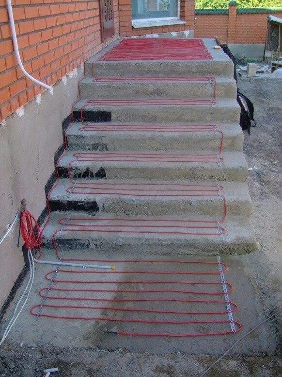 Система снеготаяния и антиобледенения дорожек. Брусчатка с подогревом. Теплый пол на улице. Система антиобледенения ступеней. Система снеготаяния под брусчатку.