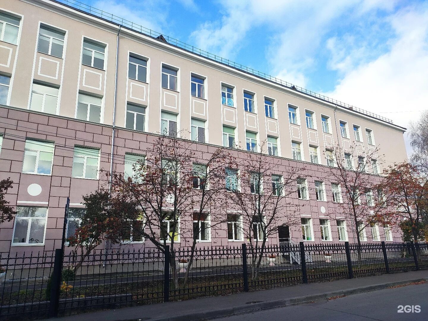 Школа 141 уфа. Сш 141. 141 школа красноярск улица воронова 18г. Школа 141 нижний новгород. 141 школа омск.