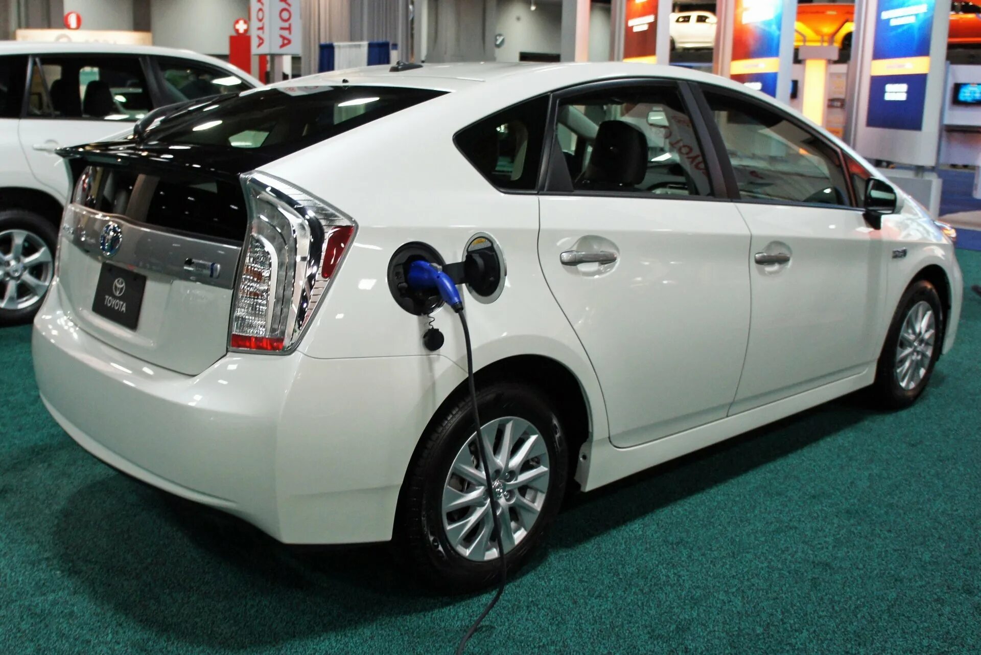 Toyota Prius Hybrid 2012. Toyota Prius 35 PHV. Toyota Prius PHV Hybrid. Toyota Prius Hybrid 2016.