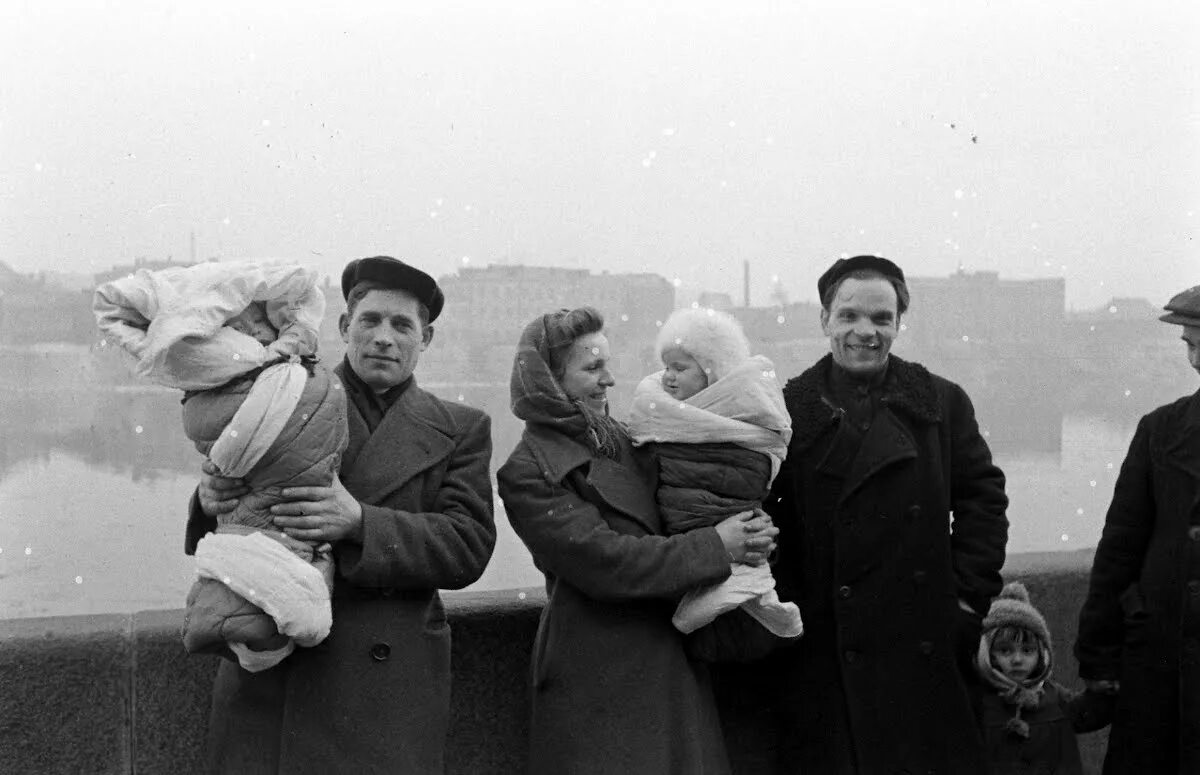 Какой год после войны. Thomas MCAVOY Москва 1947. Послевоенная Москва 1947 года в фотографиях Томаса МАКЭВОЯ. Послевоенная жизнь. Послевоенные советские люди.