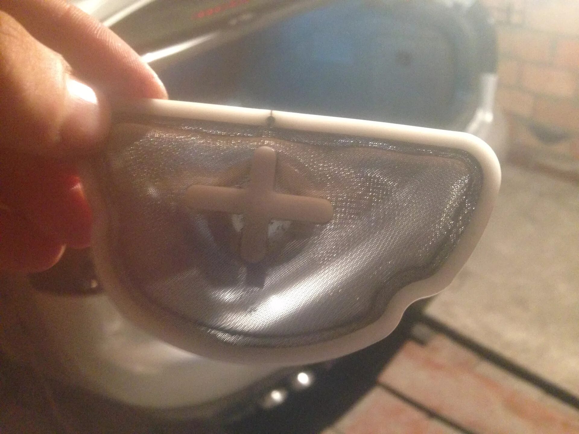 Сеточка тнвд ниссан тд27т. Сетка тнвд ниссан террано 1. Сеточка тнвд тд 27. Чистка сеточки. Сетка бака 1.