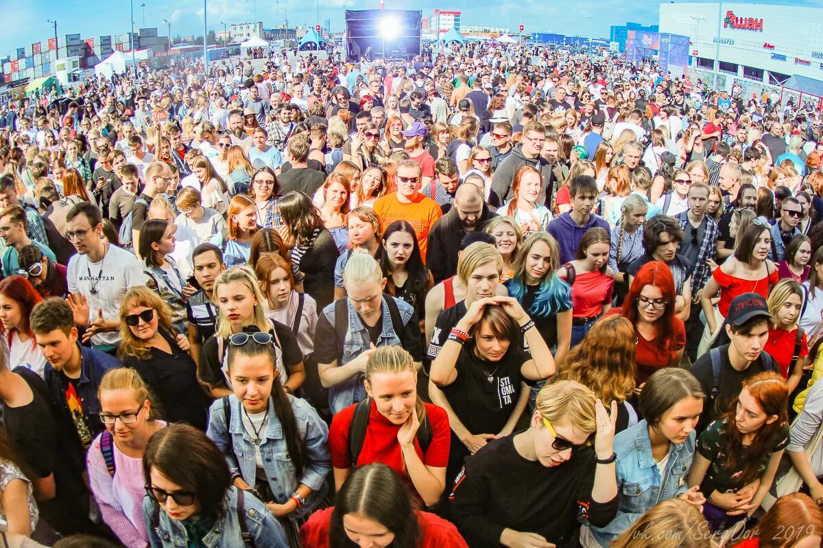 Фестиваль фото. Питер опен эйрах. Опен Эйр в Москве. Музыкальный фестиваль "живой!".