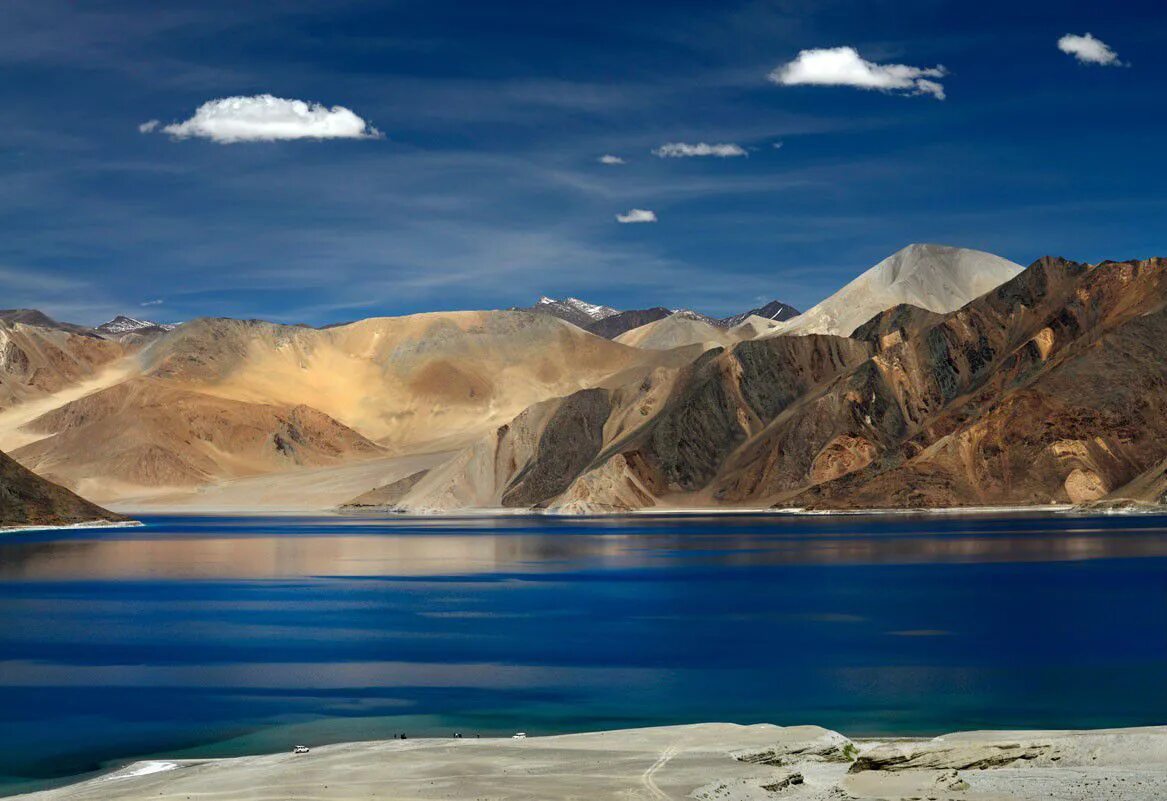 Гималаи озера. Озеро Манасаровар в Тибете. Пангонг-ЦО Тибет. Озеро Манасаровар и Ракшас. Лхаса озеро Пангонг ЦО.